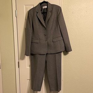 Professional Women’s Gray Lined Pantsuit by LeSuit